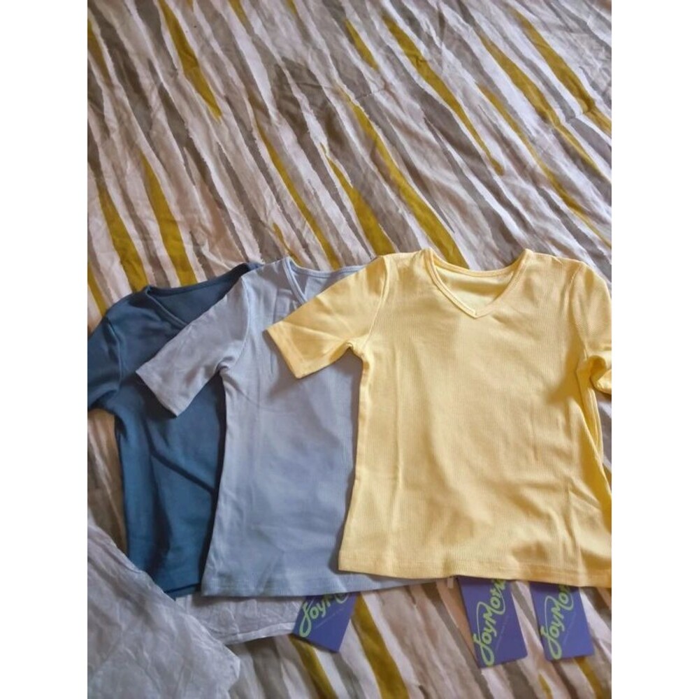 3 Camisetas Niña (size  T4)